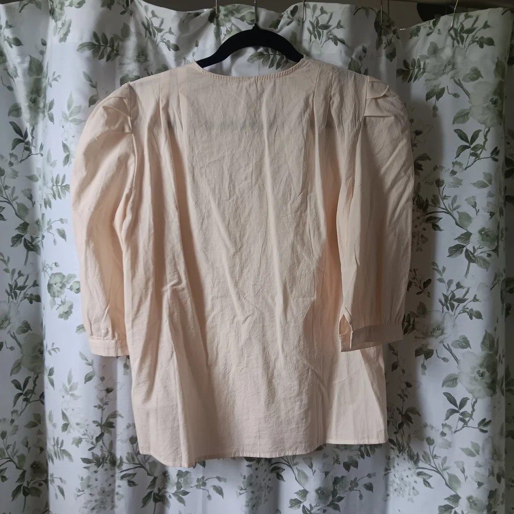 Elegant Cream Embroidered Women's Top - Picture 7 of 7